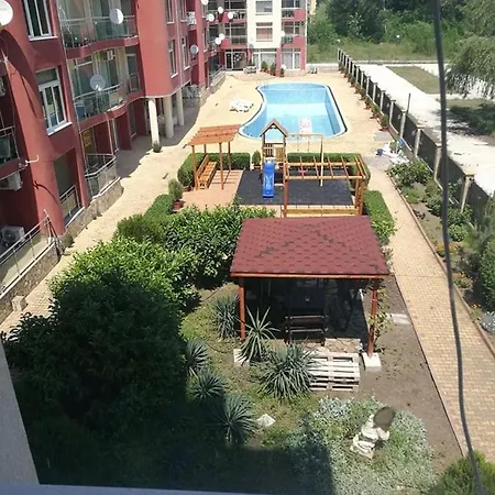 двустаен с басейн глобал Apartment